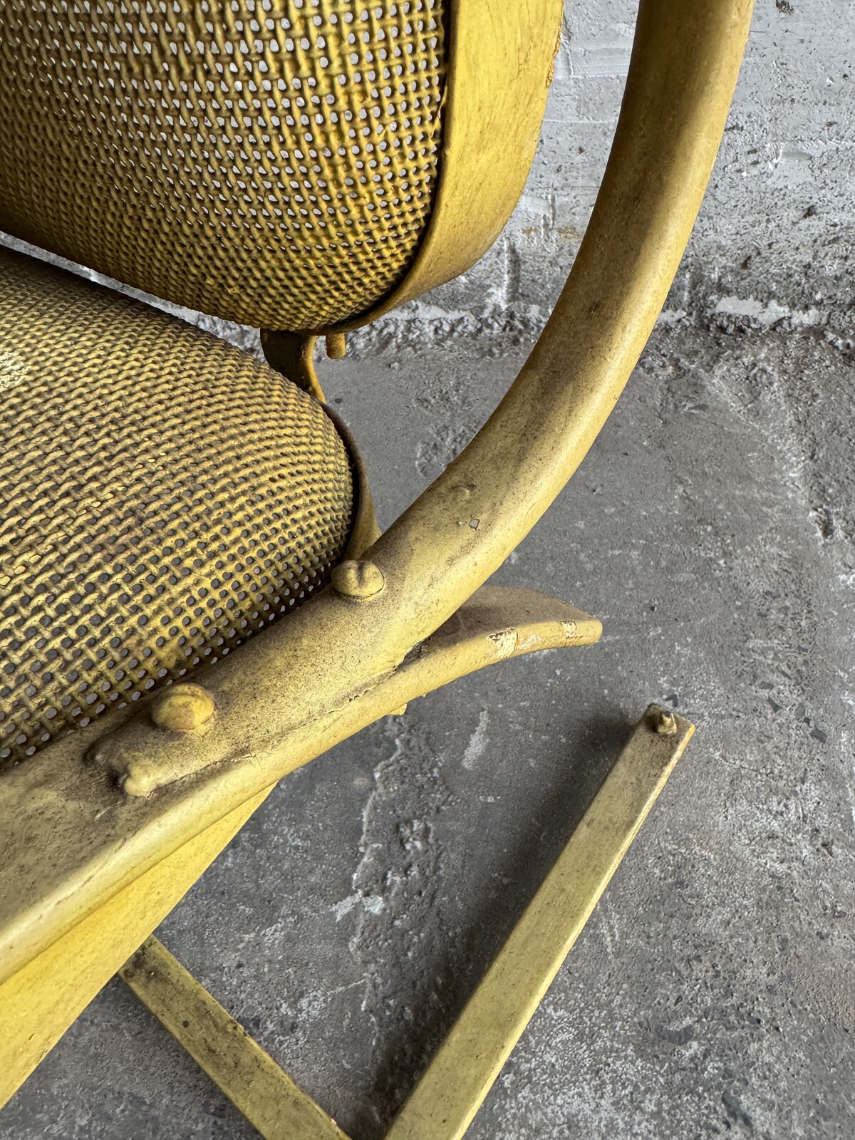 Pair of 1950's metal pattio bouncy chairs. 