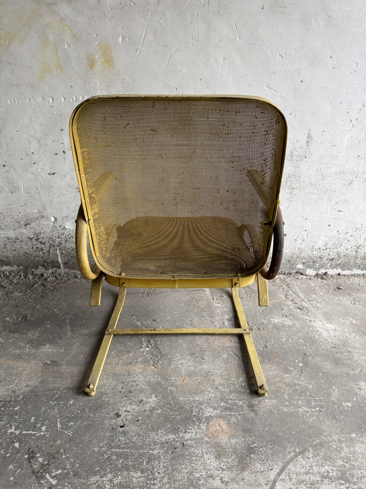 Pair of 1950's metal pattio bouncy chairs. 