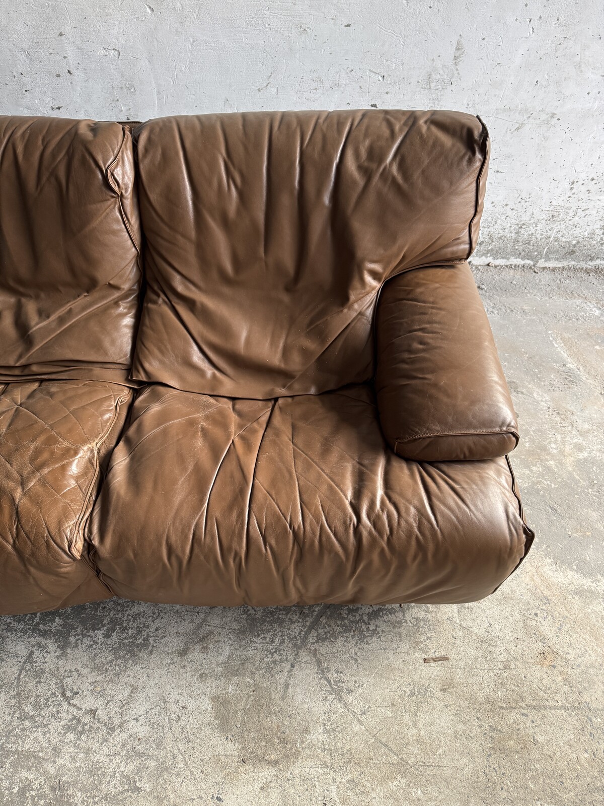 Three seater brown leather Brunati sofa