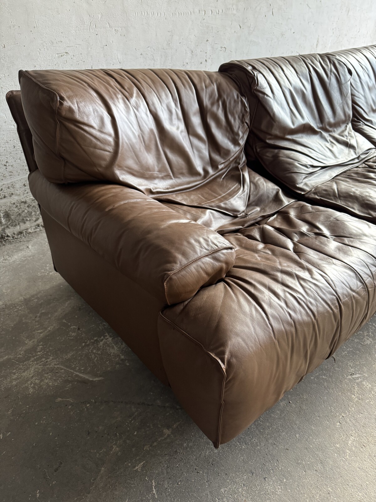 Three seater brown leather Brunati sofa