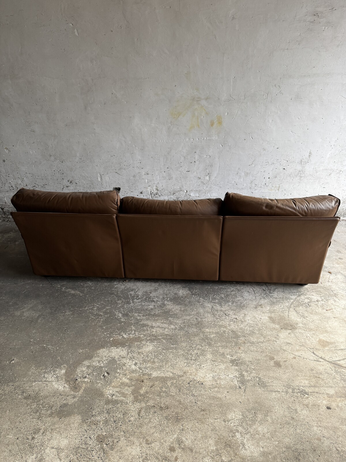 Three seater brown leather Brunati sofa