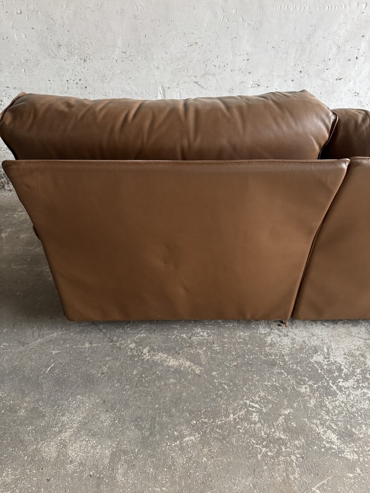 Three seater brown leather Brunati sofa